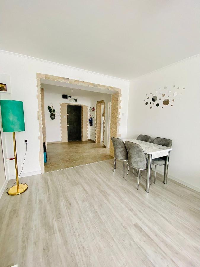Apartament Tiron In Centru Orasului Gura Humorului Extérieur photo